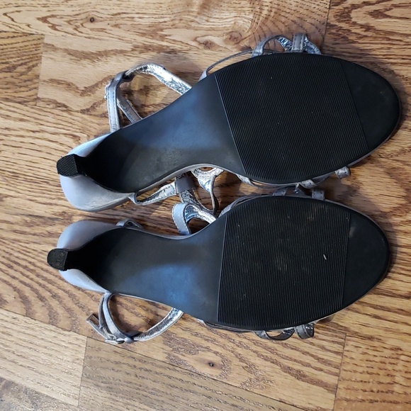 (9) Tradition Strapply Sling Back Kitten Heels Metallic Satin Party Wedding - Picture 7 of 10